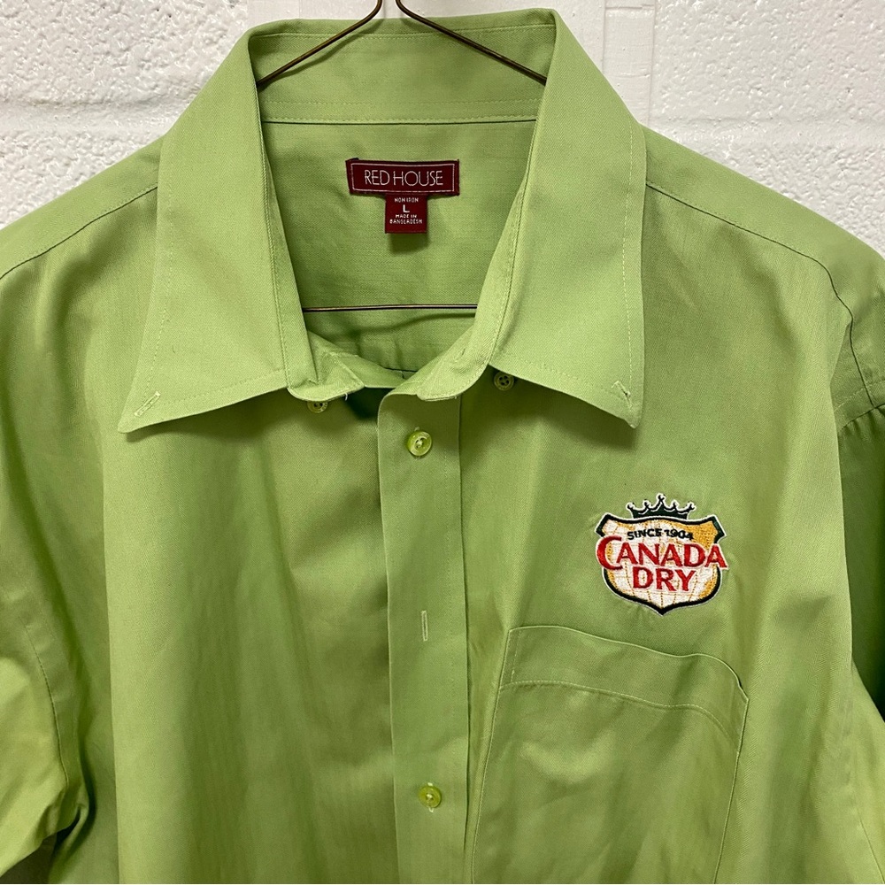 Canada Dry Large Green button up